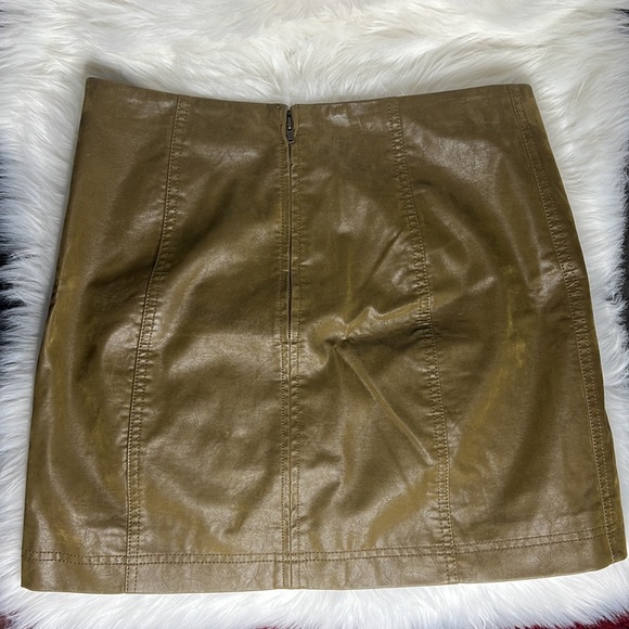 Free People faux suede olive mini skirt, Size 12 - Picture 2 of 6